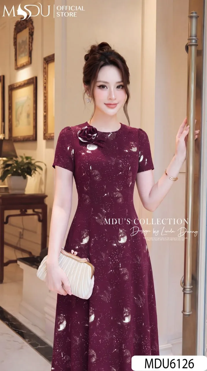 Váy Thiết Kế MDU6126 Lụa Viscose In Hoa Cao Cấp Sắc Đỏ Rạng Rỡ, Nữ Tính Và Cuốn Hút Trong Từng Khoảnh Khắc 6 Váy Thiết Kế MDU6126 Lụa Viscose In Hoa Cao Cấp Sắc Đỏ Rạng Rỡ, Nữ Tính Và Cuốn Hút Trong Từng Khoảnh Khắc - Ảnh 4