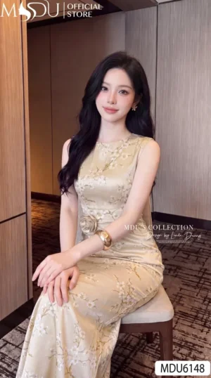 Alternative view of Váy Thiết Kế MDU6148 Lụa Satin Cao Cấp Dáng Ôm Dài Họa Tiết Hoa Vàng, Đính Hoa 3D Nữ Tính