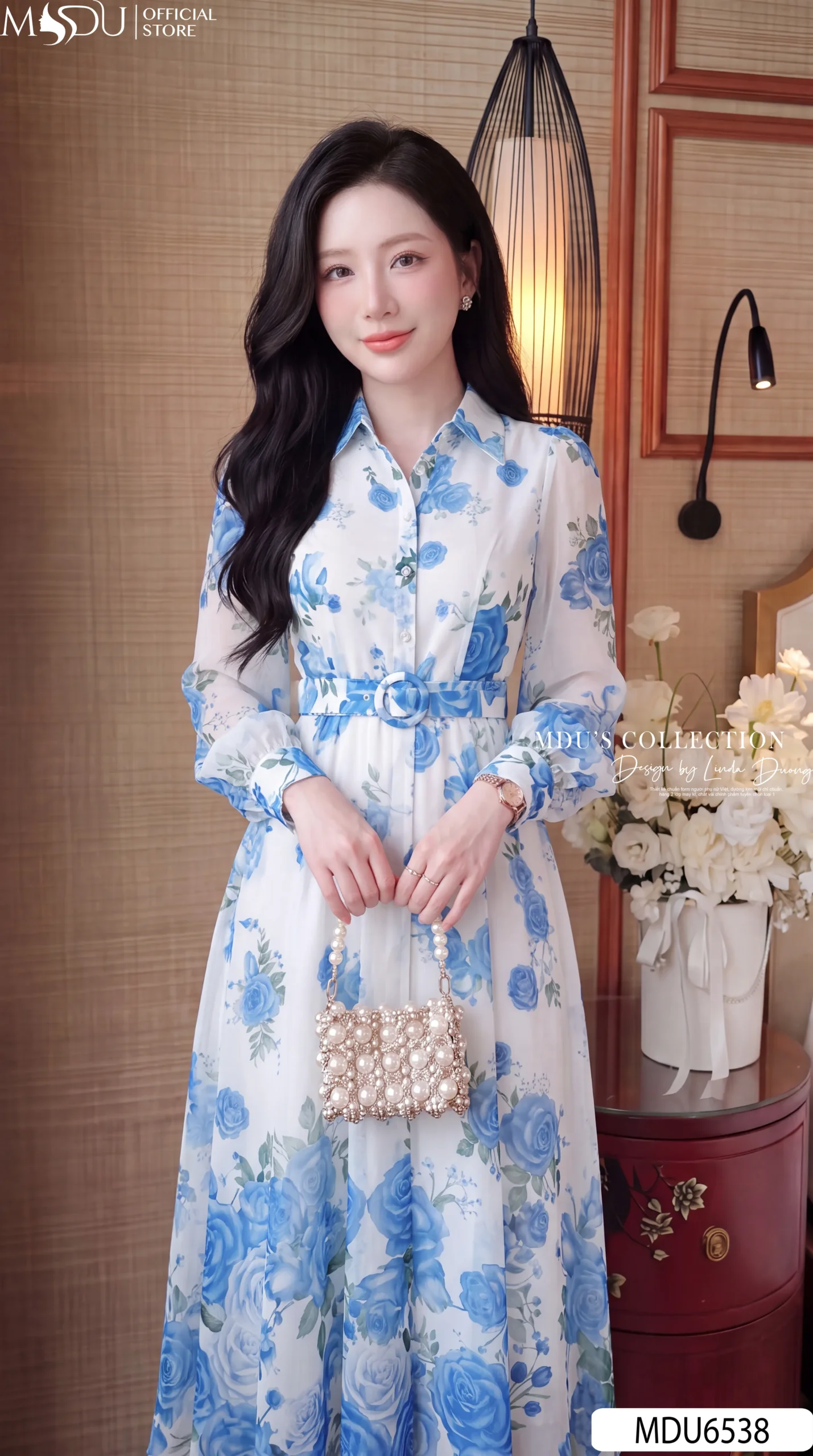 Váy Thiết Kế MDU6538 – Tơ Hàn Trắng Hoa Hồng Xanh Dương, Đai Liền Tôn Eo 4 Váy Thiết Kế MDU6538 – Tơ Hàn Trắng Hoa Hồng Xanh Dương, Đai Liền Tôn Eo - Ảnh 2