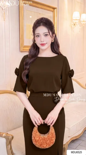 Alternative view of Set Thiết Kế MDU6525 – Lụa Ngọc Trai Nâu Socola, Phối Hoa 3D Cuốn Thủ Công