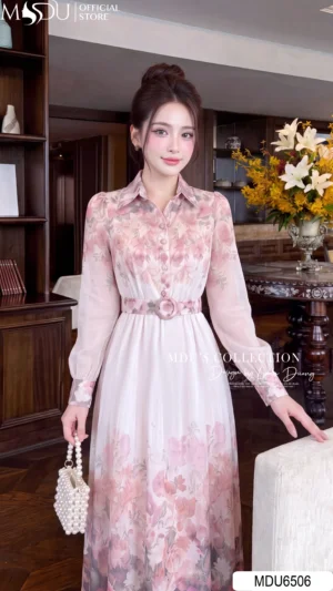 Alternative view of Váy Thiết Kế MDU6506 – Tơ Óng Hàn Hoa Loang Hồng Khói, Đai Liền Tôn Eo