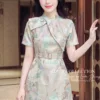 Váy Thiết Kế MDU6450 – Gấm Luxury Jacquard Kem Loang, Cổ Cao Đính Nơ Lớn Quý Phái 13 Changing fabric style 4K 202608071528 11zon Mdu Fashion