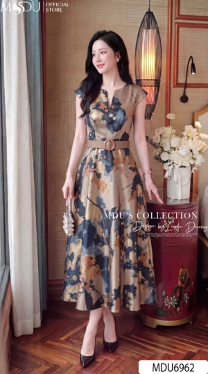Alternative view of Váy Thiết Kế MDU6962 – Lụa Twist Satin Hoa Xanh Nâu, Đai Eo Đính Liền Tôn Dáng