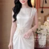 Váy Thiết Kế MDU6392 – Tơ Óng Hàn Trắng Thanh Lịch, Điểm Hoa Cài Liền Tinh Tế 8 MDU6392 3 11zon Mdu Fashion
