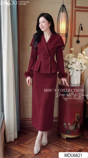 Set Thiết Kế MDU6821 Dạ Ép Luxury Đỏ Mận Áo Cúc Cài Tay Phối Lông Chân Váy Xẻ Tà Sang Trọng