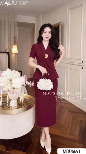 Set Thiết Kế MDU6691 – Gold Nhật Đỏ Rượu Vang, Vest Cách Điệu Phối Tag Cài Rời