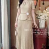 Váy Thiết Kế MDU6790 – Gold Hàn Kem Nude, Phối Đai Xích Hoa Ánh Vàng Rời 9 Replace model outfit with reference 202608280819 11zon Mdu Fashion