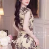 Váy Thiết Kế MDU6620 – Twist Satin Hoa Đen Nền Kem, Đai Eo Đính Liền Tôn Dáng 12 Replace model outfit with reference 4K 202609091308 2 5 11zon Mdu Fashion