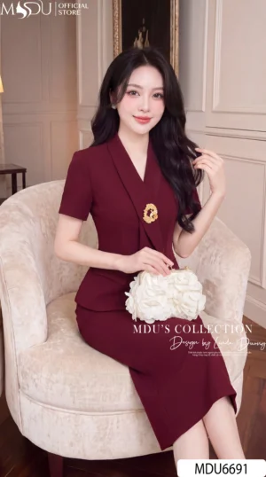 Alternative view of Set Thiết Kế MDU6691 – Gold Nhật Đỏ Rượu Vang, Vest Cách Điệu Phối Tag Cài Rời