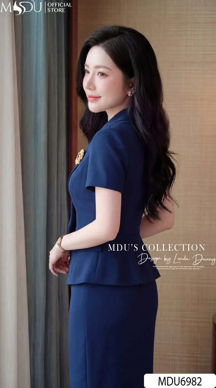 Set Thiết Kế MDU6982 Gold Nhật Xanh Navy, Áo Vest Cách Điệu Phối Chân Váy Bút Chì Sang Trọng 7 Set Thiết Kế MDU6982 Gold Nhật Xanh Navy, Áo Vest Cách Điệu Phối Chân Váy Bút Chì Sang Trọng - Ảnh 5