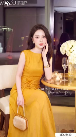 Alternative view of Váy Thiết Kế MDU6410 Tơ Óng Hàn Sắc Vàng Dáng Dài, Rạng Rỡ Và Thanh Nhã Đầy Cuốn Hút