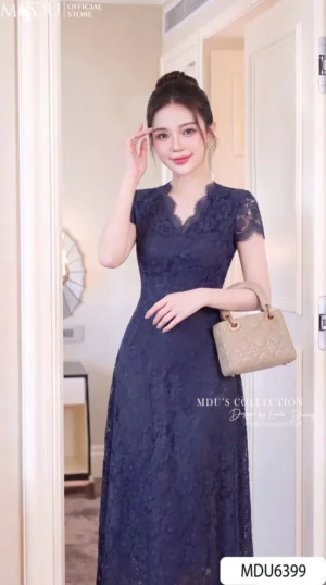 Alternative view of Váy Thiết Kế MDU6399 – Ren Hoa Nổi Xanh Navy, Cổ V Viền Ren Tinh Xảo